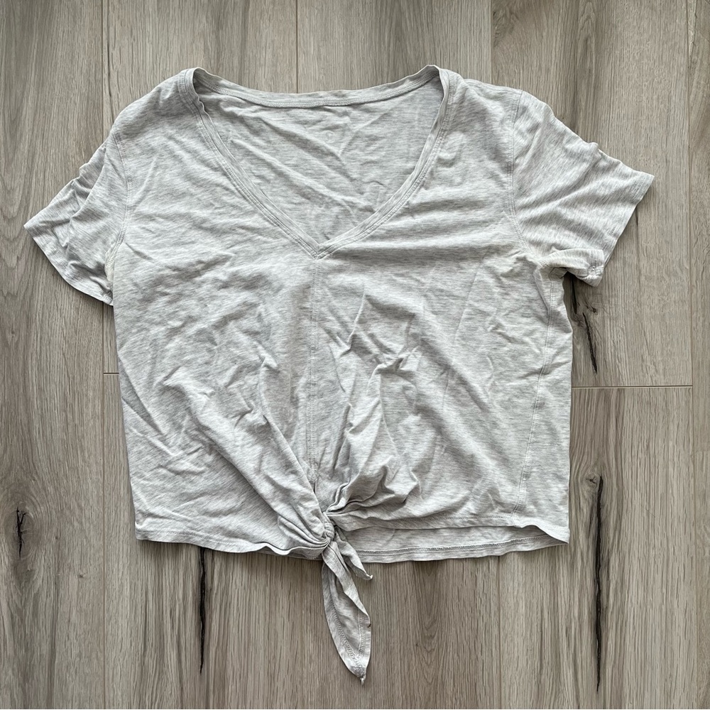 Lululemon Front Tie Short Sleeve Shirt size 6